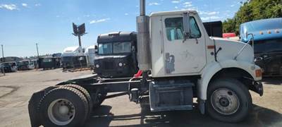 International 8100 Salvage Truck