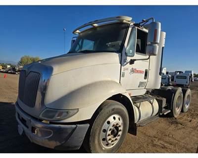 International 8600 Salvage Truck
