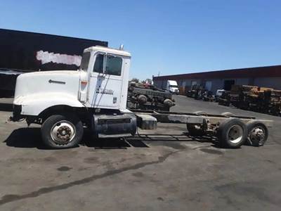International 9100 Salvage Truck