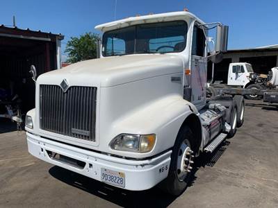 International 9200 Salvage Truck
