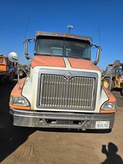 International 9200i Salvage Truck