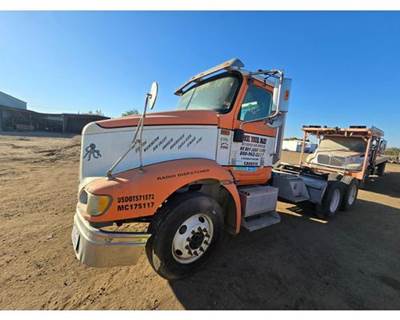 International 9200i Salvage Truck
