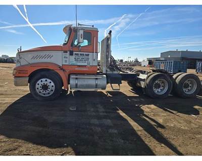 International 9400i Salvage Truck