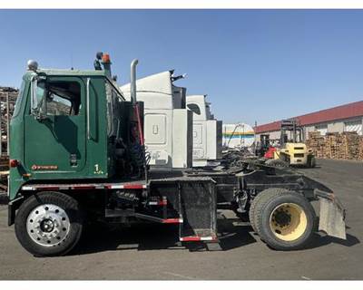 International COF-9670 Salvage Truck