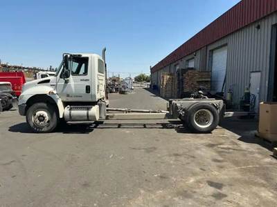 International DuraStar 4300 Salvage Truck