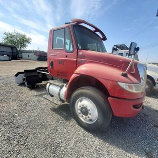 International DuraStar 4400 Salvage Truck