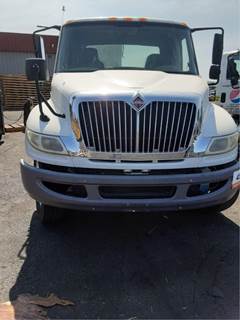 International DuraStar 4400 Salvage Truck