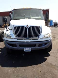 International DuraStar 4400 Salvage Truck