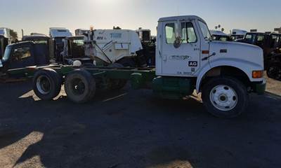 International F4900 Salvage Truck