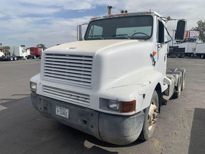 International F8300 Salvage Truck