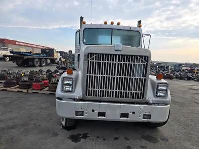 International F9370 Salvage Truck