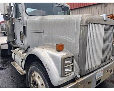 International F9370 Salvage Truck