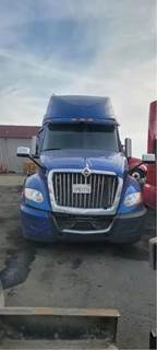 International LT625 Salvage Truck