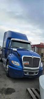 International LT625 Salvage Truck