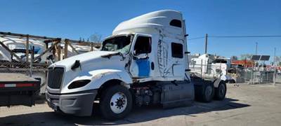 International LT625 Salvage Truck