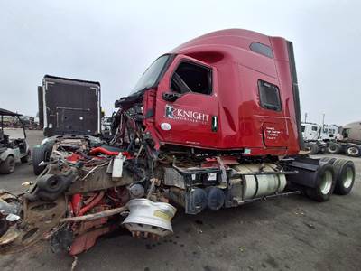 International LT625 Salvage Truck