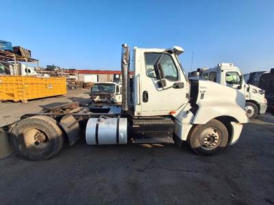International LT625 Salvage Truck