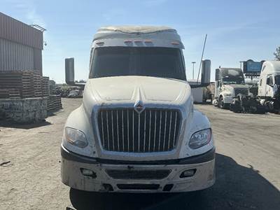 International LT625 Salvage Truck