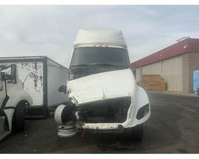 International LT625 Salvage Truck