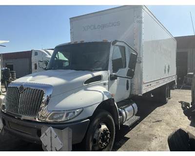 International Salvage Truck