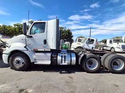 International RH613 Salvage Truck