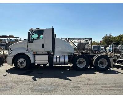International RH613 Salvage Truck