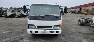 Isuzu NPR Salvage Truck