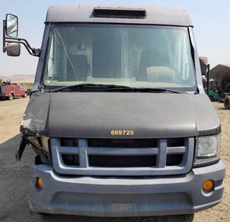 Isuzu Reach Salvage Truck