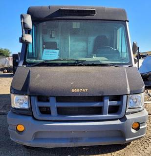 Isuzu Reach Salvage Truck