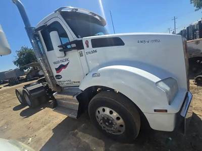 Kenworth T880 Salvage Truck
