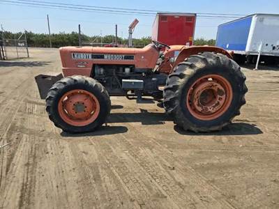 Kubota M8030DT Salvage Truck
