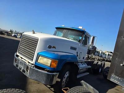 Mack CL713 Salvage Truck