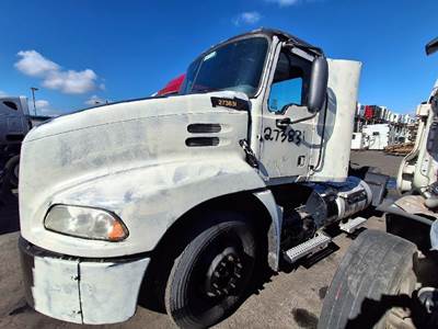 Mack Pinnacle CXU612 Salvage Truck