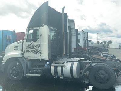 Mack Pinnacle CXU612 Salvage Truck