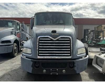 Mack Pinnacle CXU612 Salvage Truck