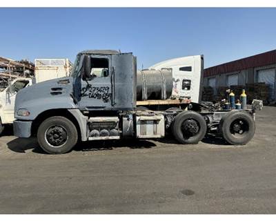 Mack Pinnacle CXU613 Salvage Truck