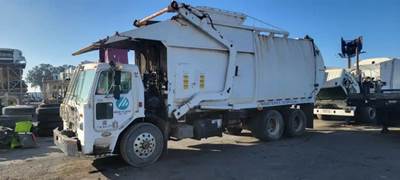 Peterbilt 320 Salvage Truck