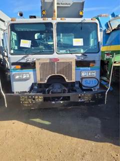 Peterbilt 320 Salvage Truck