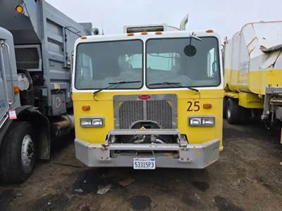 Peterbilt 320 Salvage Truck