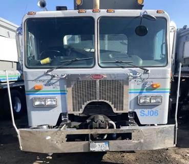 Peterbilt 320 Salvage Truck