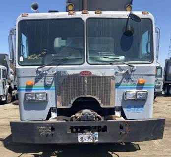 Peterbilt 320 Salvage Truck