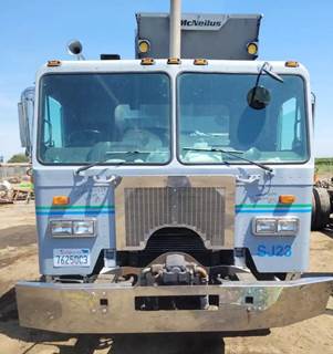 Peterbilt 320 Salvage Truck