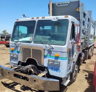 Peterbilt 320 Salvage Truck