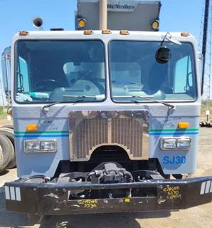 Peterbilt 320 Salvage Truck