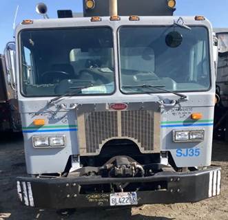 Peterbilt 320 Salvage Truck