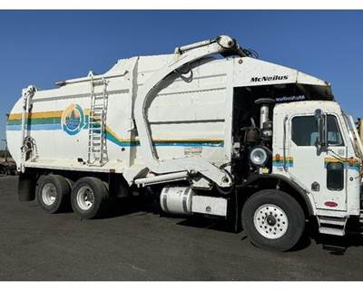 Peterbilt 320 Salvage Truck