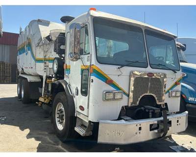 Peterbilt 320 Salvage Truck