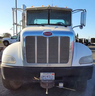 Peterbilt 330 Salvage Truck