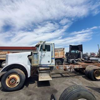 Peterbilt 359 Salvage Truck