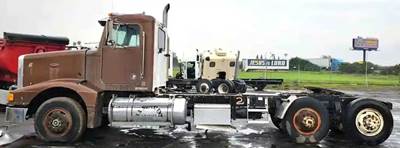 Peterbilt 377 Salvage Truck